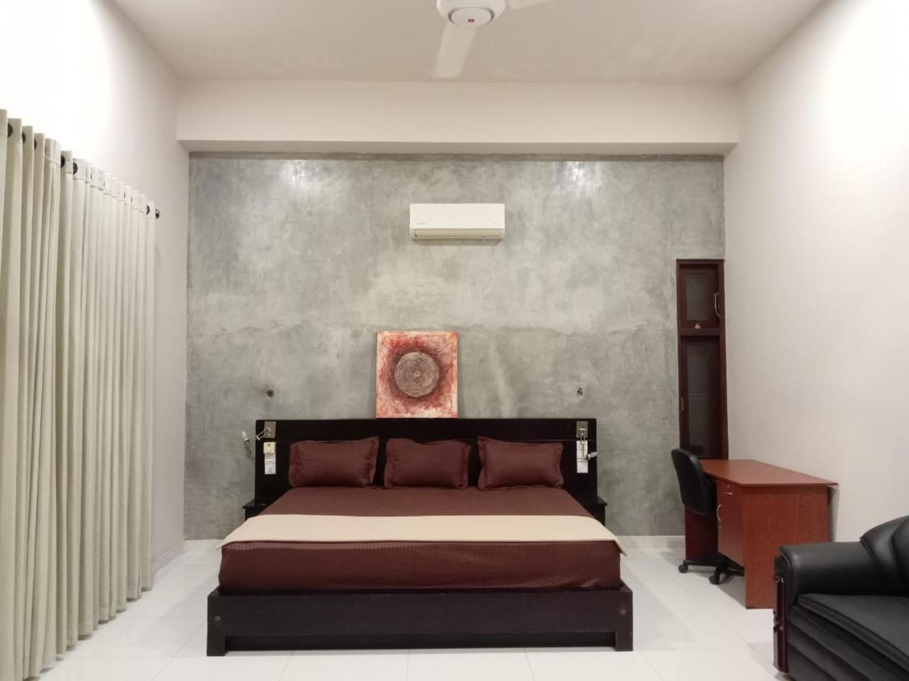 Thalangama Lakeview Homestay *