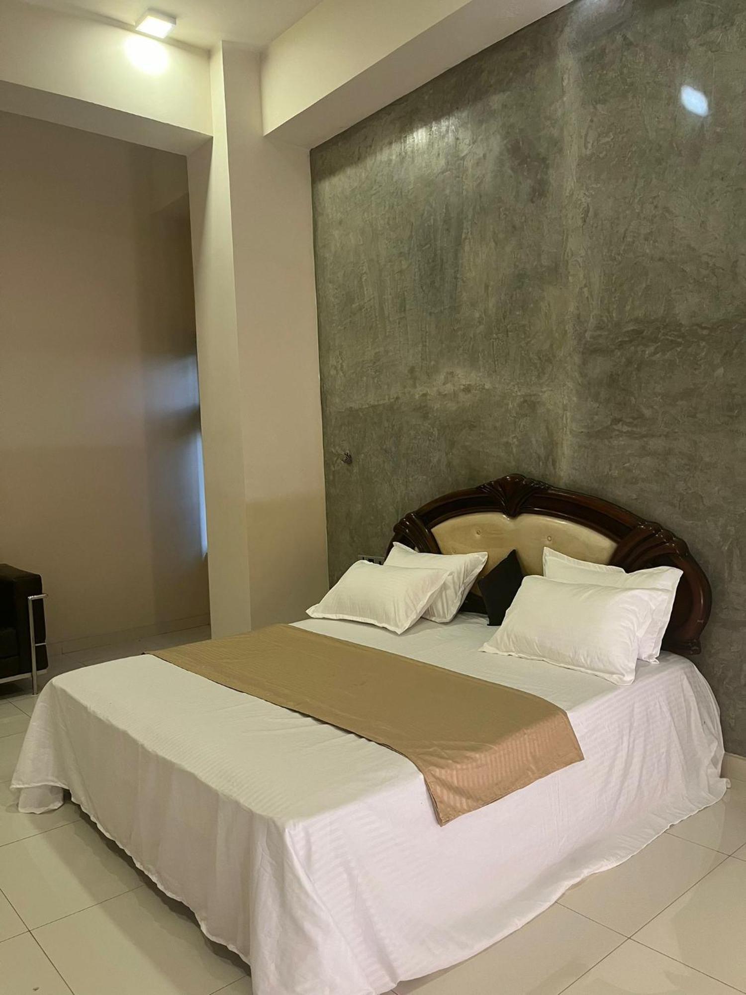 Privatunterkunft Thalangama Lakeview *