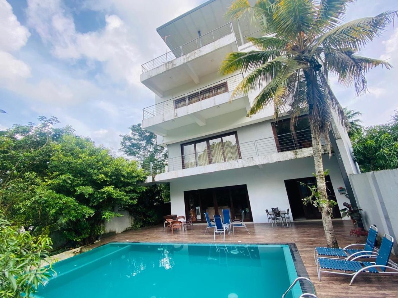 Thalangama Lakeview Homestay